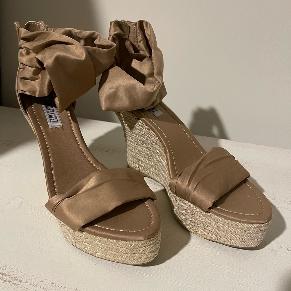 Jennifer Lopez wedges